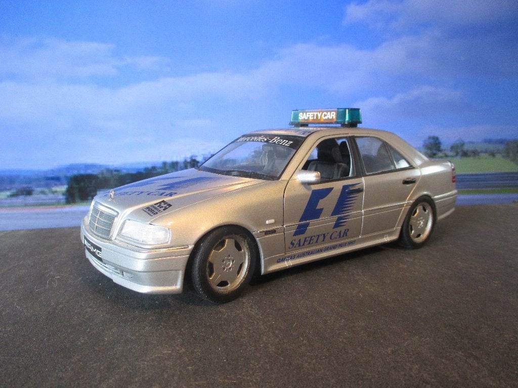 1/18 Mercedes Benz W202 C36 AMG F1 Safety Car - UT-Models, Hobby en Vrije tijd, Modelauto's | 1:18, Ophalen of Verzenden, Gebruikt