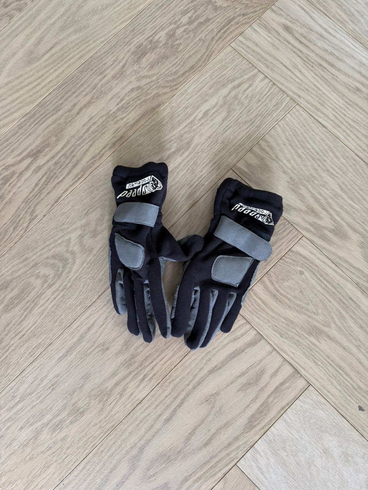 Zwarte kart handschoenen - Ideaal voor de kartbaan!, Kleding | Dames, Mutsen, Sjaals en Handschoenen, Ophalen of Verzenden, Zo goed als nieuw