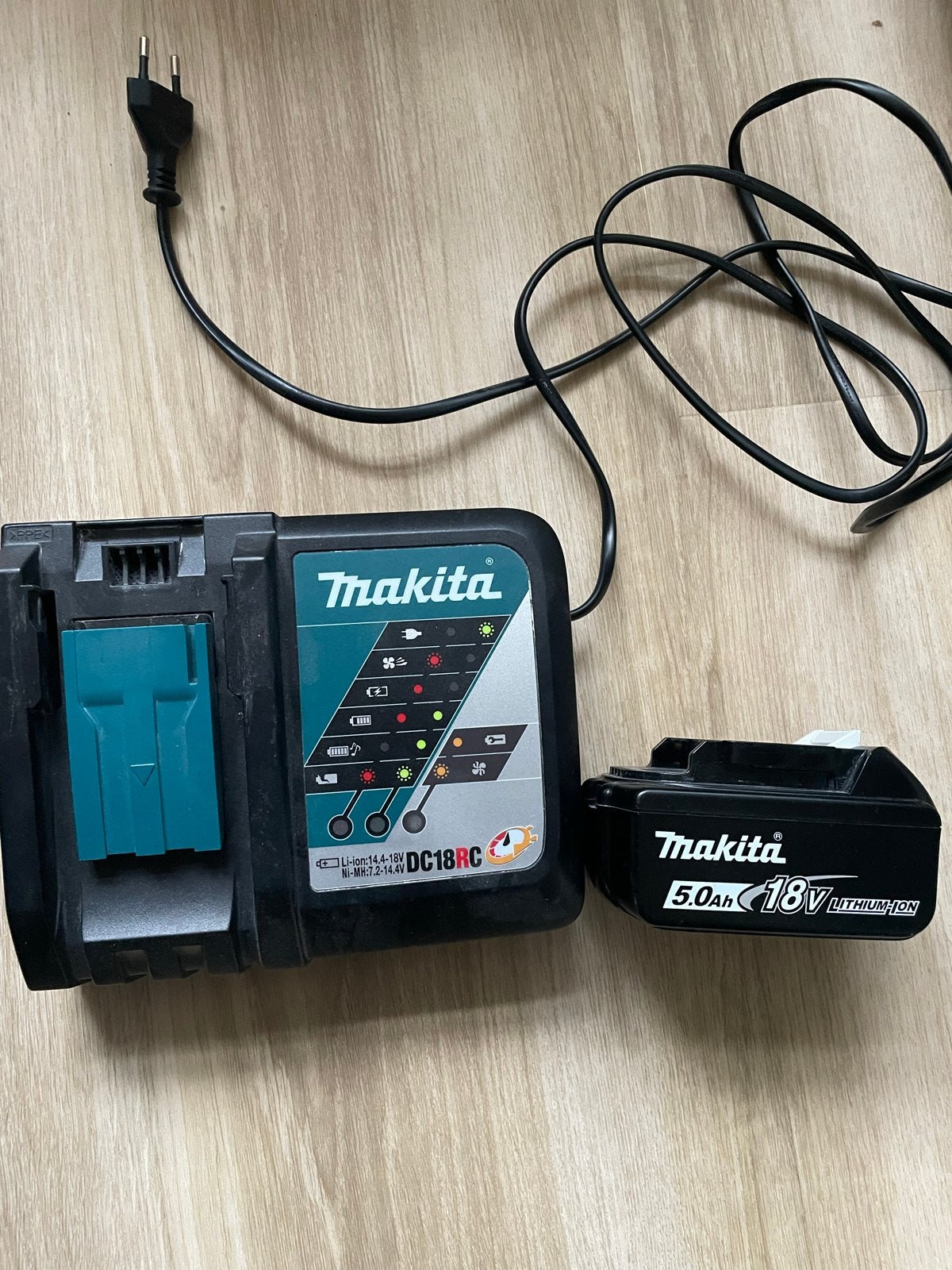 Makita DC18RC Oplader met 18V 5.0Ah Accu, Ophalen, Gebruikt