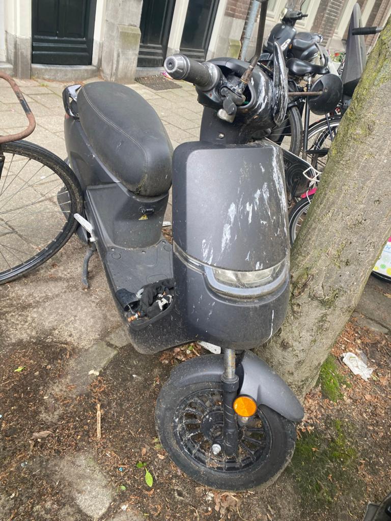 La Souris Eclectische scooter met lood batterij (defect), Fietsen en Brommers, Snorfietsen en Snorscooters, Gebruikt, Overige merken