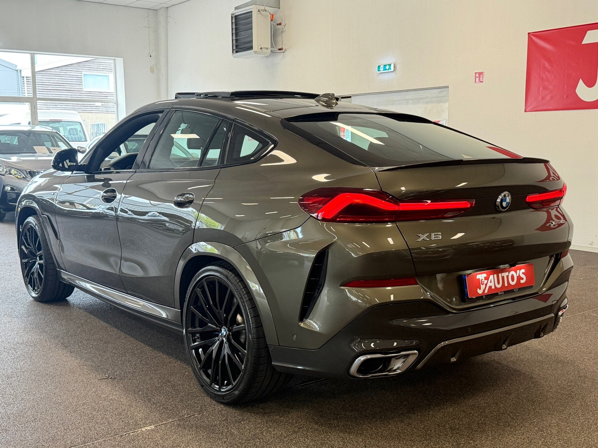 BMW X6 XDrive40i M-PAKKET|NAVI/CAMERA|PANORAMA|LEER|CRUISE, Auto's, Automaat, Gebruikt, Met garantie (alle), 340 pk