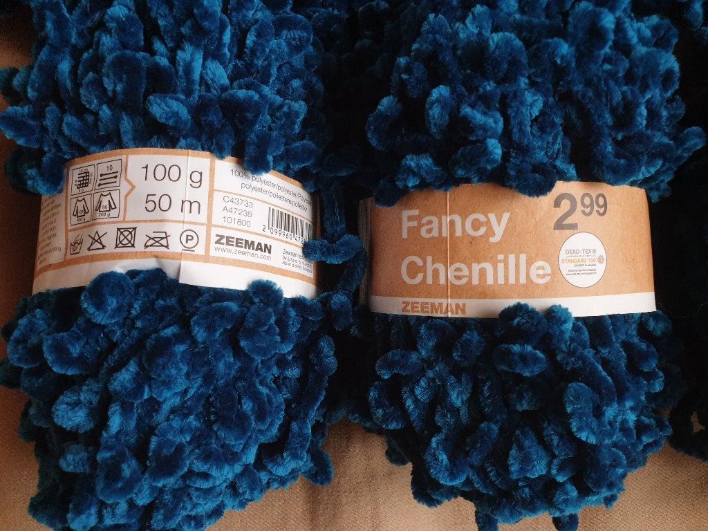 Fancy Chenille, nieuwe bollen Zeeman, Ophalen of Verzenden, Nieuw, Breien of Haken, Wol of Garen