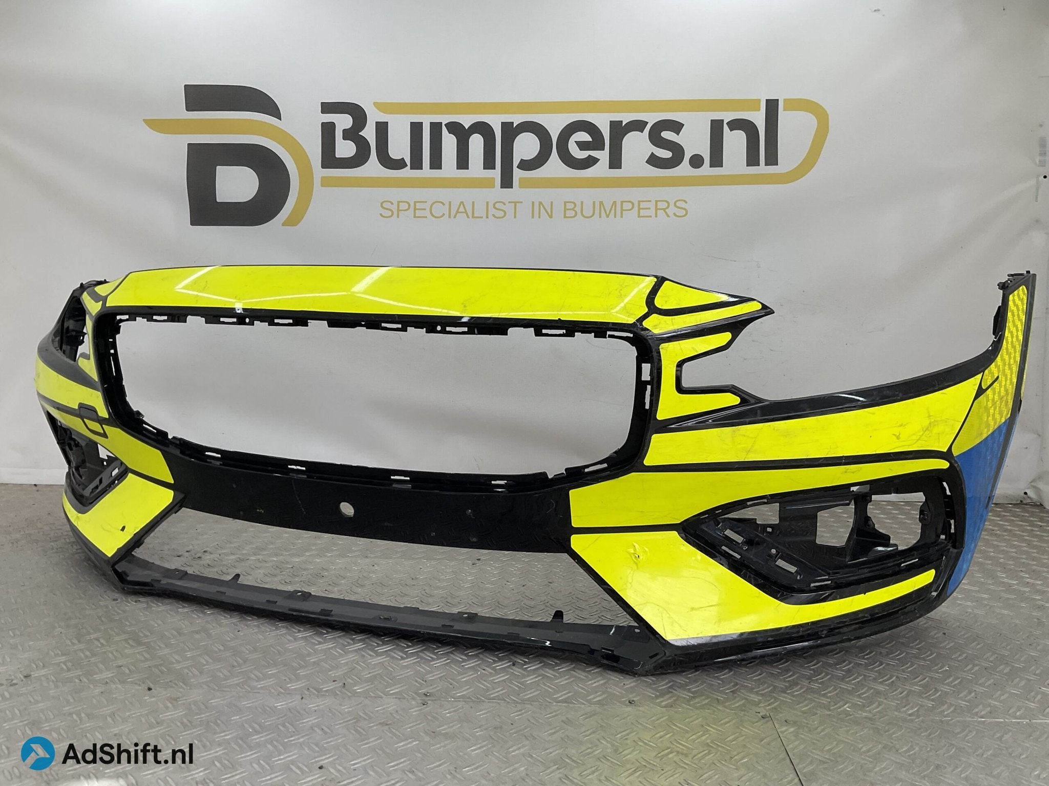 Bumper Volvo S60 V60 2018-2022 31690589 Voorbumper E5-22982, Bumper