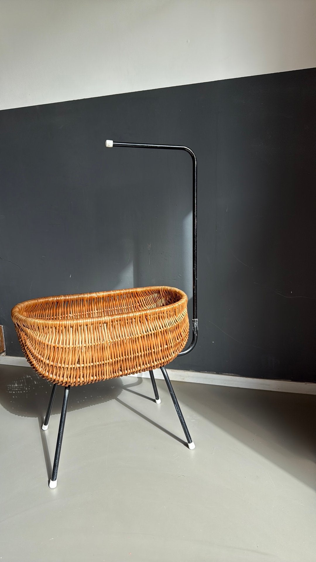 Rotan poppenwieg poppenbed, Ophalen, Zo goed als nieuw, Wieg