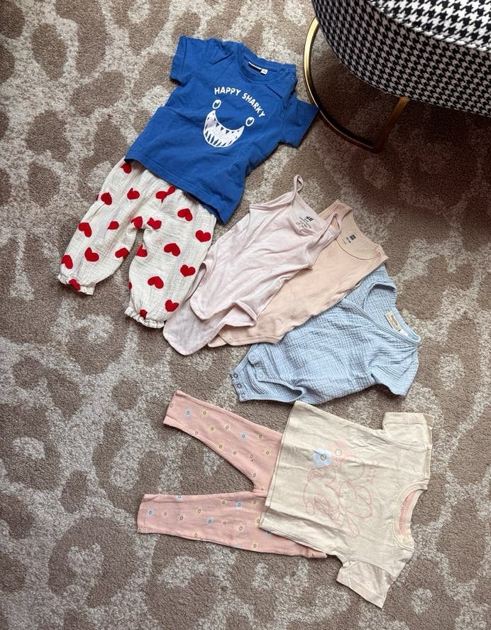 Kledingpakket meisjes: Hemdjes, rompers, setjes maat 74, Kinderen en Baby's, Ophalen, Zo goed als nieuw