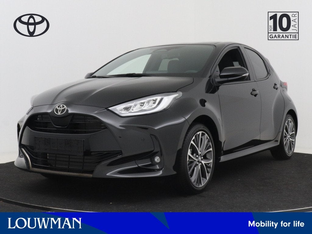 Toyota Yaris 1.5 Hybrid 130 Executive (bj 2026, automaat), 12 maanden, Zwart, Leder en Stof, Zwart
