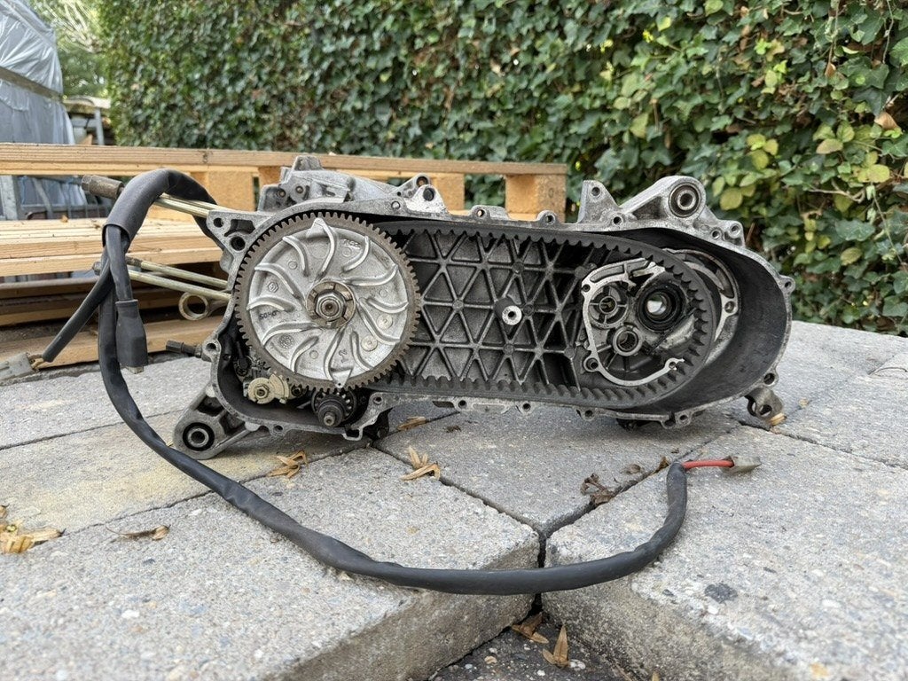 Piaggio Gilera 125 180 motorblok M12 dubbelgelagerd, Ophalen of Verzenden, Gebruikt, Blok, Piaggio