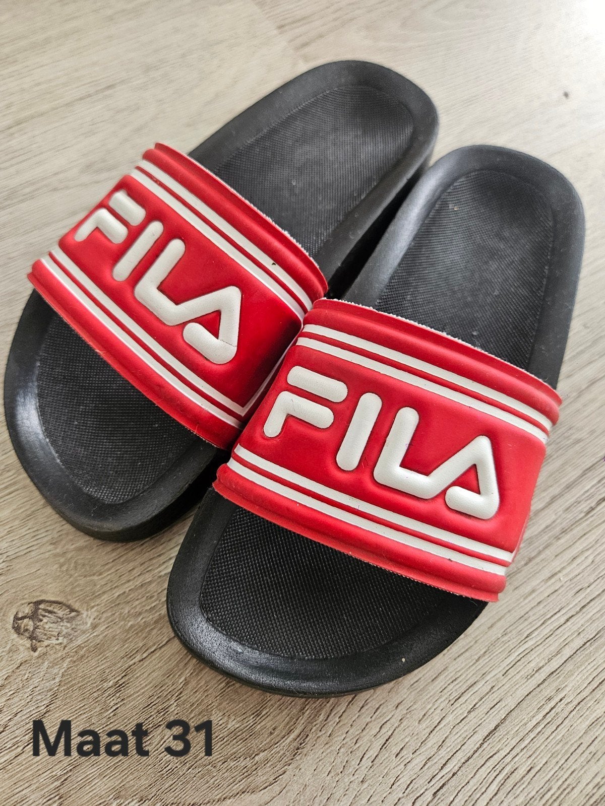 Mooie Fila slippers, badslippers maat 31, Ophalen of Verzenden, Zo goed als nieuw, Meisje, Overige typen