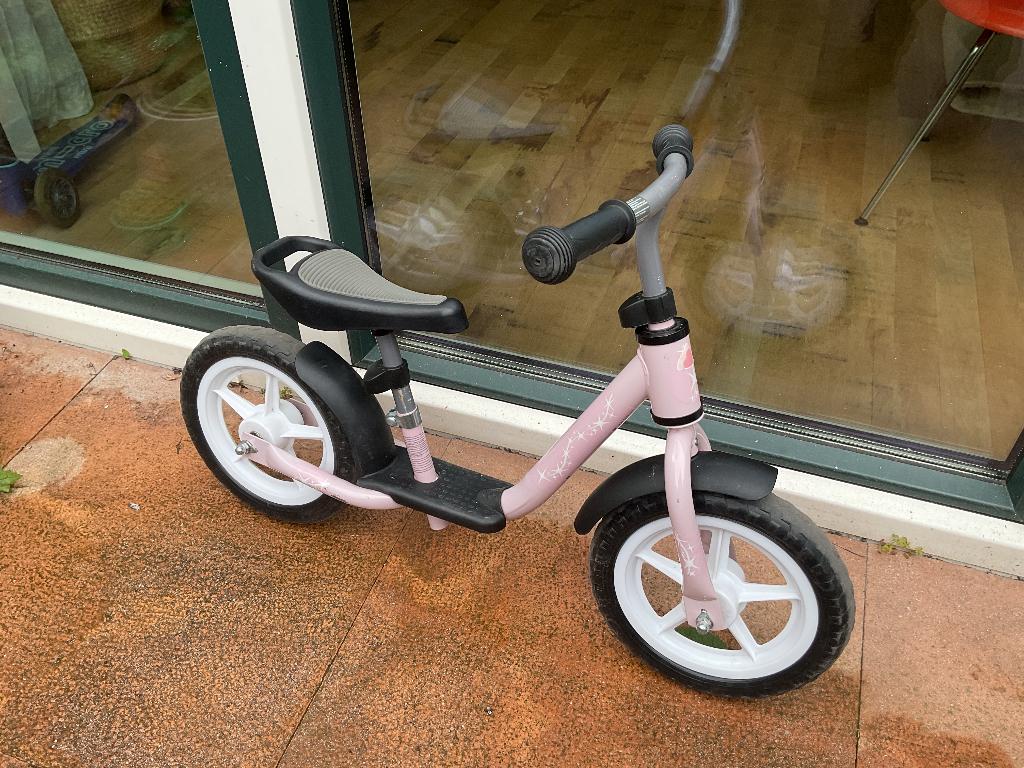 Roze loopfietsje, Ophalen, Gebruikt, Minder dan 16 inch
