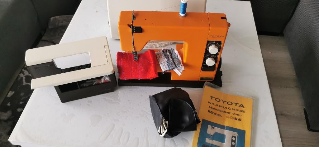 Naaimachine TOTOTA 4300 Goed werkende, Hobby en Vrije tijd, Naaimachines en Toebehoren, Zo goed als nieuw, Naaimachine, Overige merken