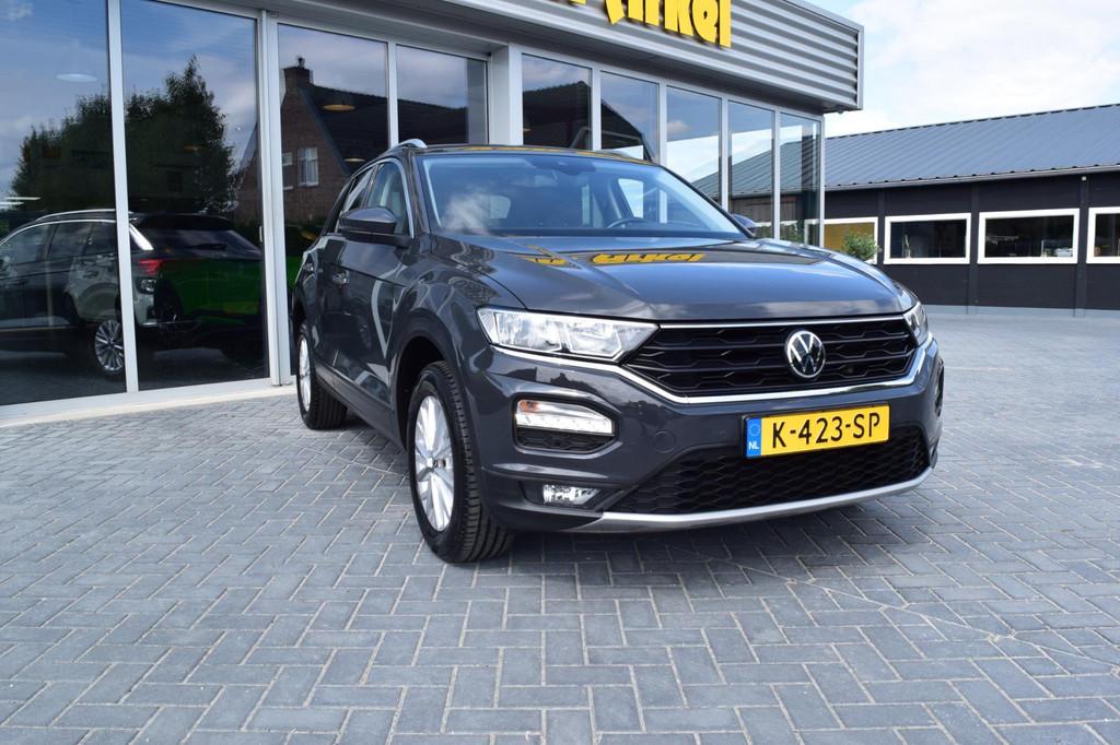 Volkswagen T-Roc 1.5 TSI Style Business van 20495 nu voor 19, Voorwielaandrijving, Stof, 4 cilinders, 150 pk