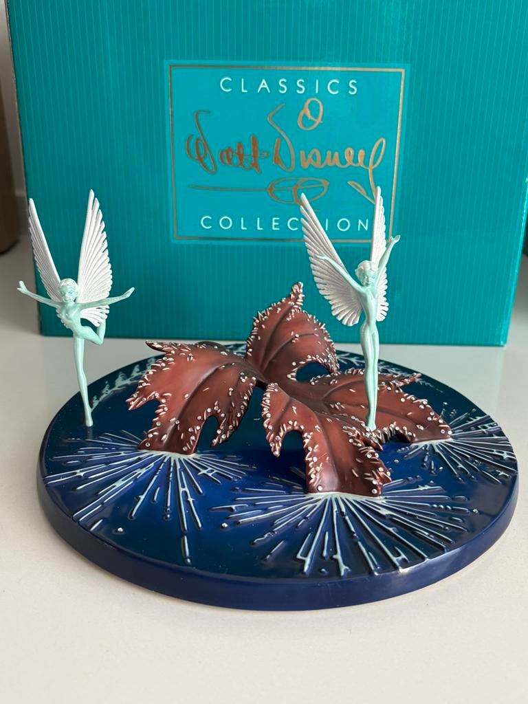 Wdcc Porselein Fantasia dance of winter limited, Verzamelen, Disney, Ophalen of Verzenden, Zo goed als nieuw, Beeldje of Figuurtje