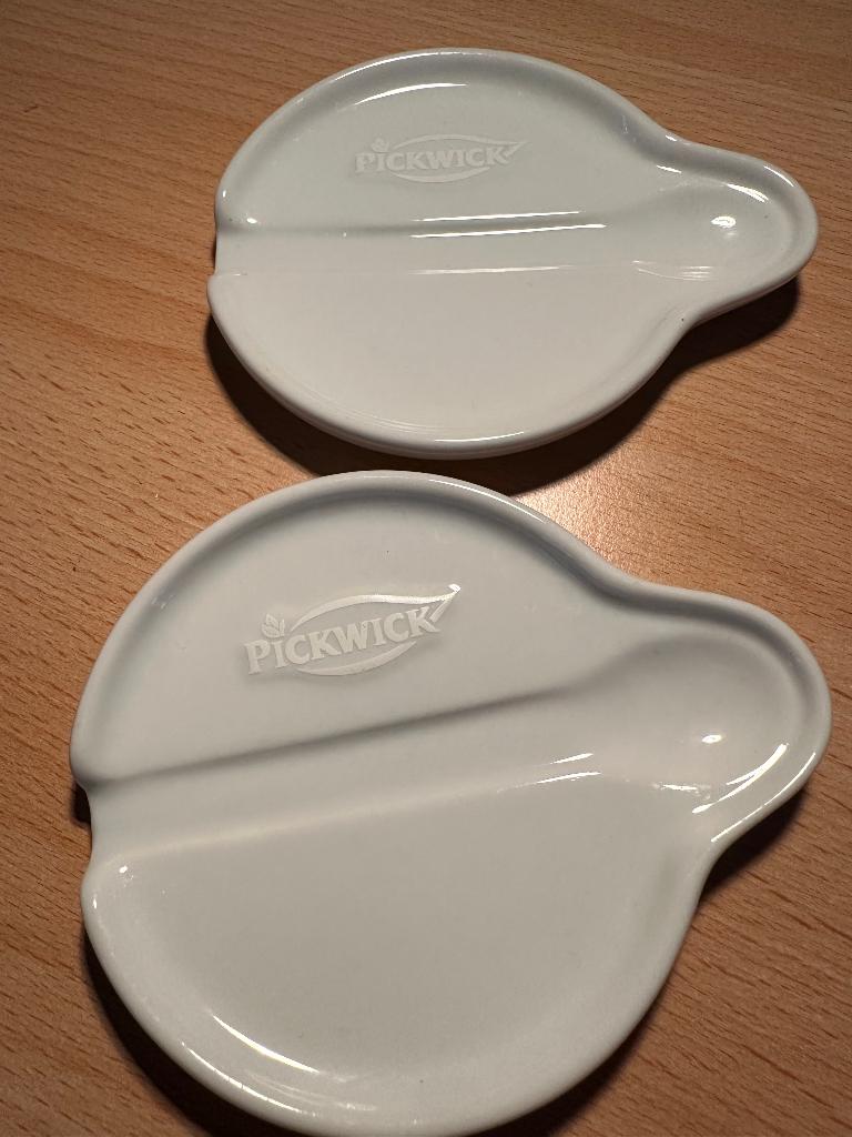 Pickwick theetip met uitsparing voor lepeltje, Ophalen of Verzenden, Zo goed als nieuw, Overige stijlen, Kop(pen) en/of Schotel(s)