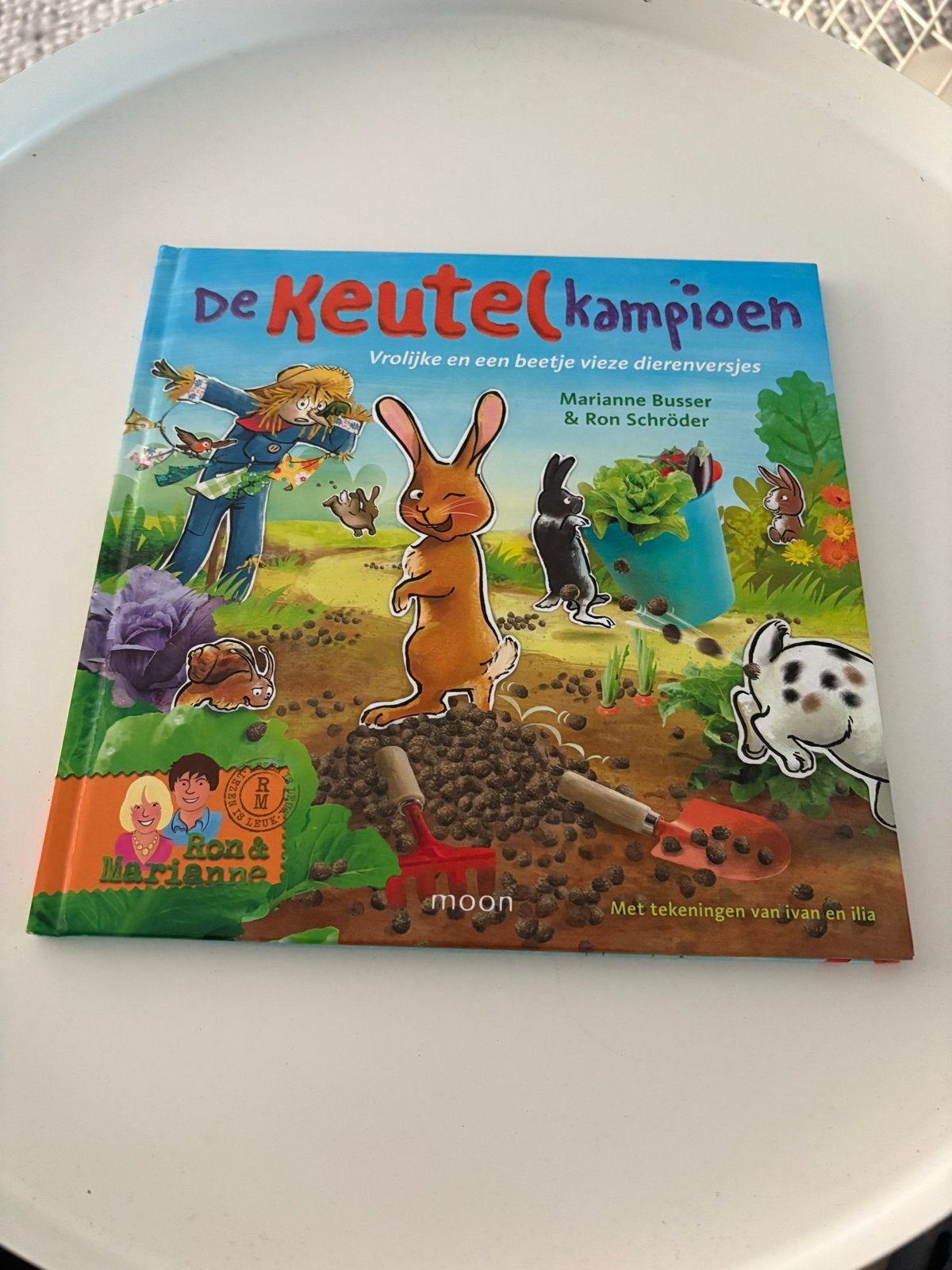 De Keutelkampioen - Vrolijke en een beetje vieze dierenversj, Ophalen of Verzenden, Zo goed als nieuw, Fictie algemeen