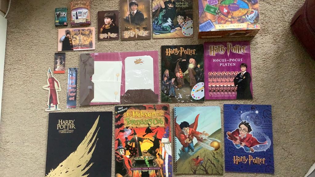 Pakket Harry Potter: Vragenspel - Schriften - Maskers - enz., Ophalen of Verzenden, Zo goed als nieuw, Spel