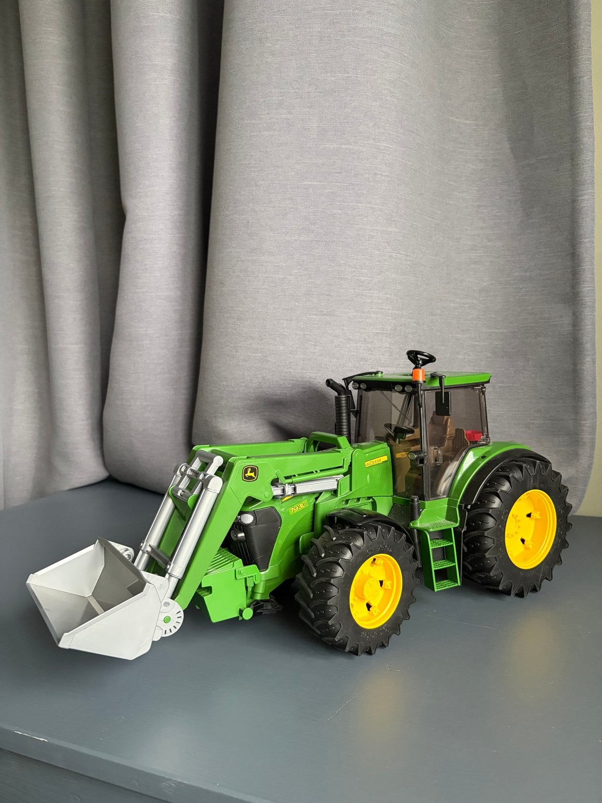 Bruder John Deere 7930 Tractor met voorlader, Ophalen, Zo goed als nieuw
