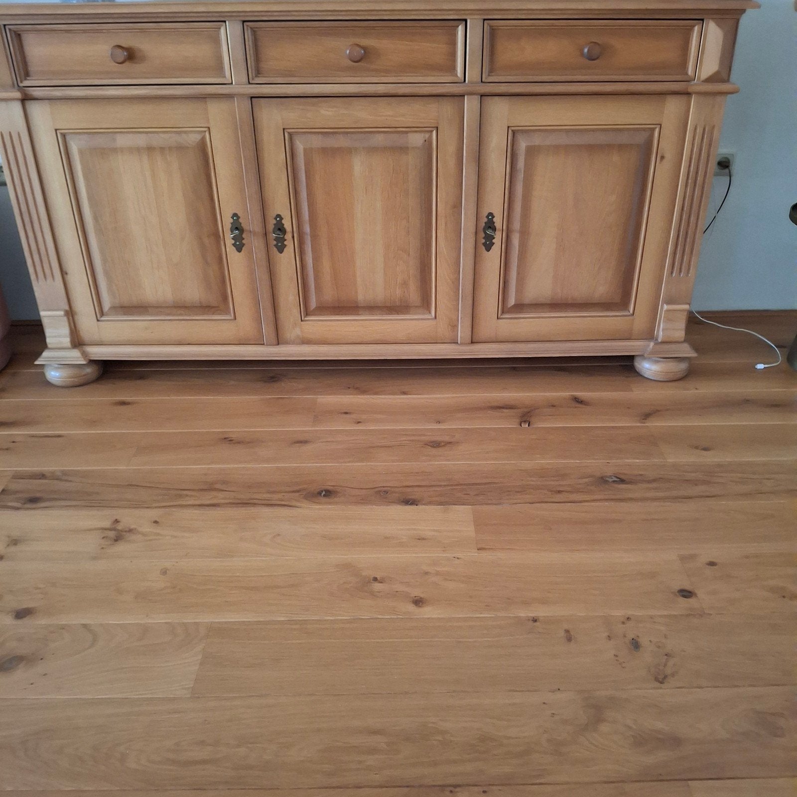 Massief eiken dressoir met patine kleur., Huis en Inrichting, Kasten | Dressoirs, Ophalen, Gebruikt, 150 tot 200 cm, Eikenhout