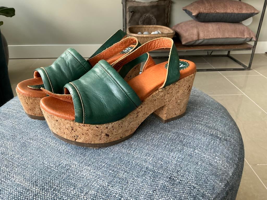 NIEUW, FLY LONDON dames schoenen., Pumps, Nieuw, Ophalen of Verzenden, Groen