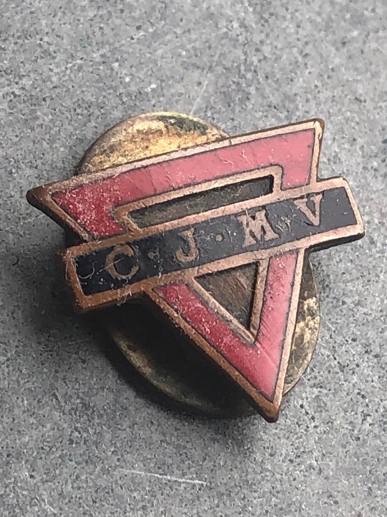 Oude knoopspeld van de C.J.M.V. ( CJMV ), Ophalen of Verzenden, Gebruikt, Overige onderwerpen, Button