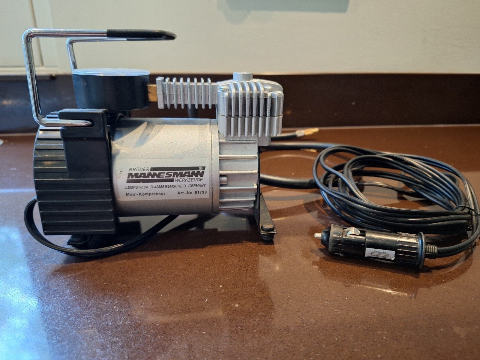 Mannesmann Mini-Kompressor 12V - Draagbare Luchtpomp, 6 tot 10 bar, Ophalen of Verzenden, Zo goed als nieuw, Minder dan 200 liter/min