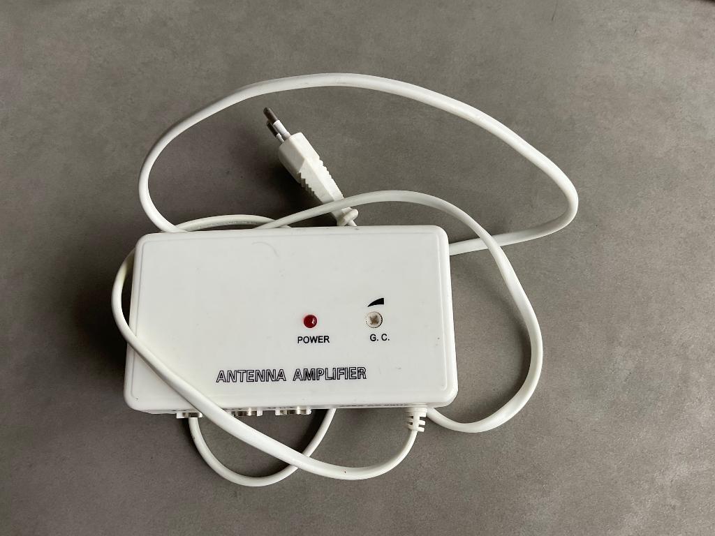 Signaal versterker. Antenna amplifier. gebruikt werkt., Ophalen of Verzenden, Gebruikt