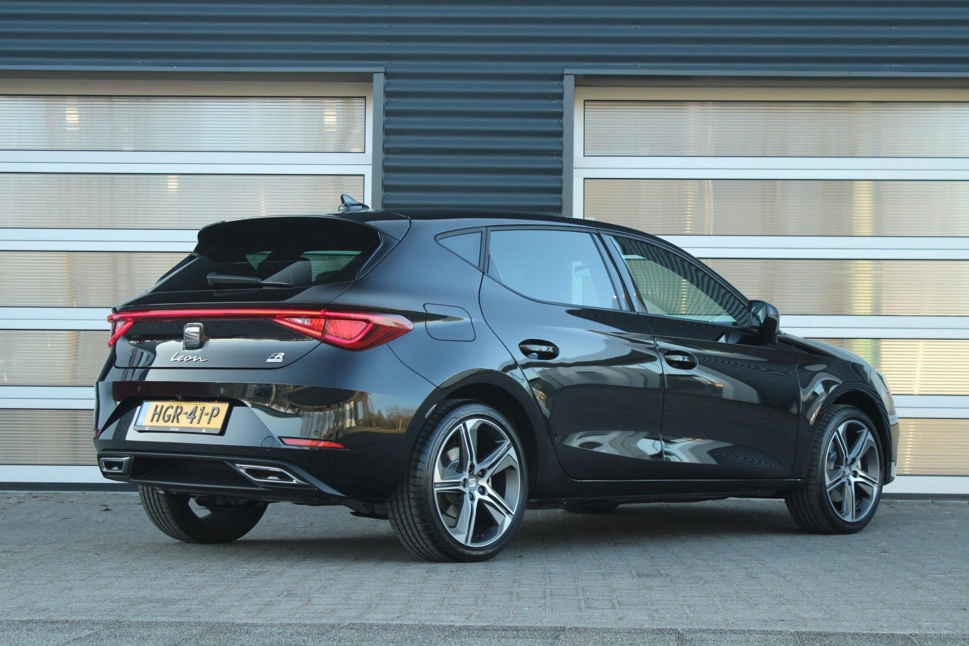 SEAT Leon 1.5 TSI 204pk e-Hybrid FR PHEV First Edition | 18", Auto's, 12 maanden, Stof, 1498 cc, 4 cilinders