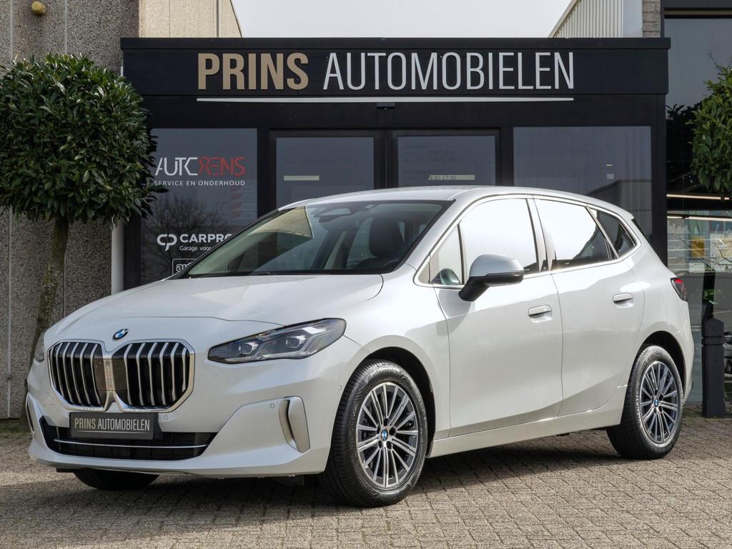 BMW 2-serie Active Tourer 218i Luxury|Leder|Camera|Keyless, 136 pk, Gebruikt, 1445 kg, Wit