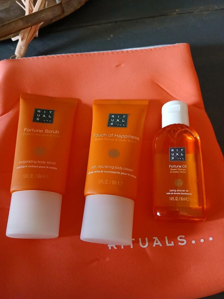 Rituals Fortune Scrub, Touch of Happiness, Fortune Oil, Ophalen of Verzenden, Nieuw, Bodylotion, Crème of Olie