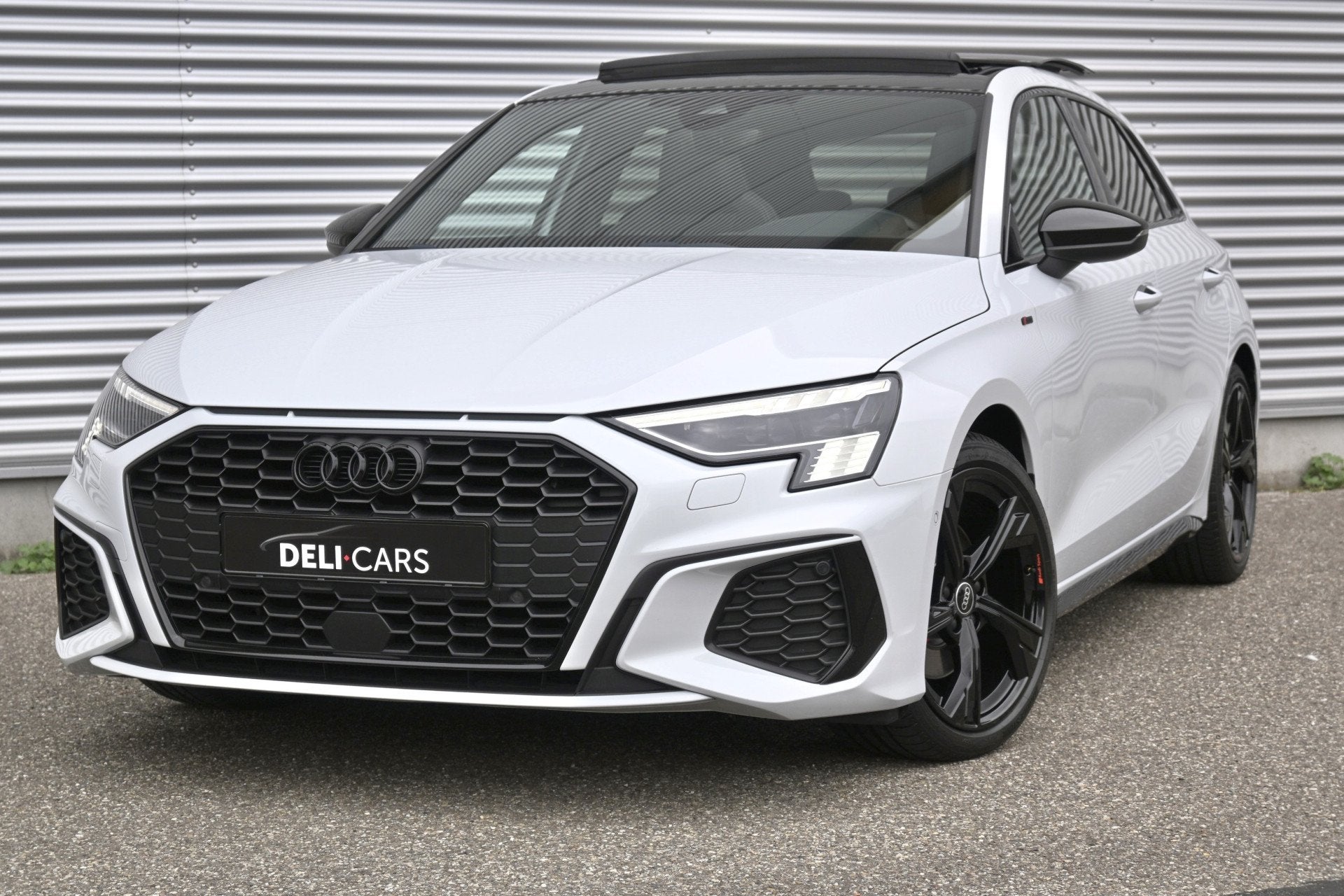 Audi A3 Sportback 35 TFSI S-Line | BTW | B&O | Matrix | Appl, 4 cilinders, 150 pk, Leder en Stof, Wit