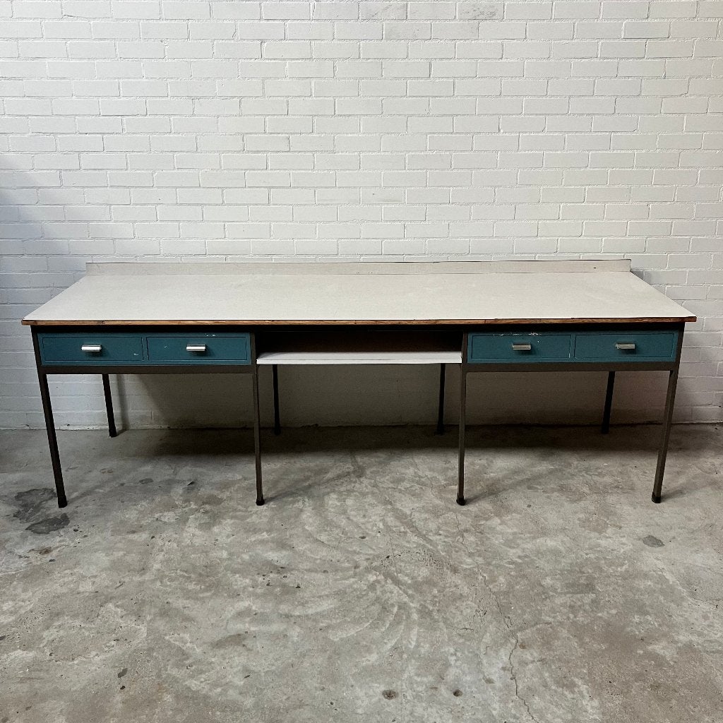 Grote werkbank schooltafel werkplaats tafel werktafel, Ophalen, Nieuw, 170 cm of meer