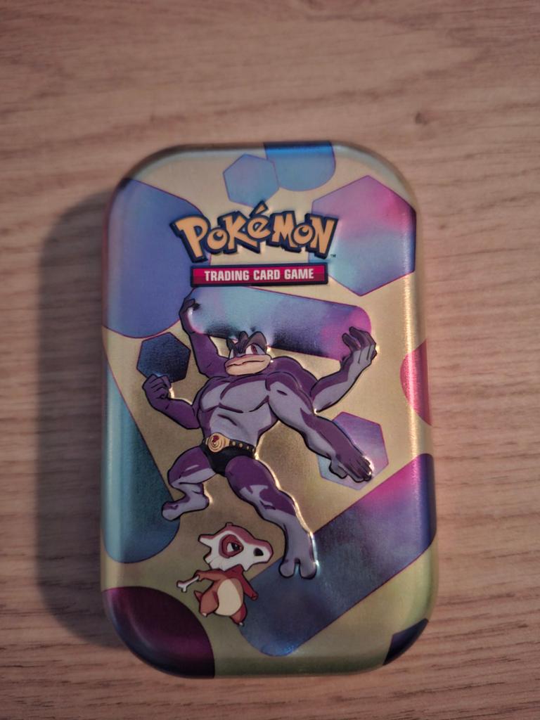Pokémon Trading Card Game Tin Box Machamp, Ophalen of Verzenden, Zo goed als nieuw, Overige typen