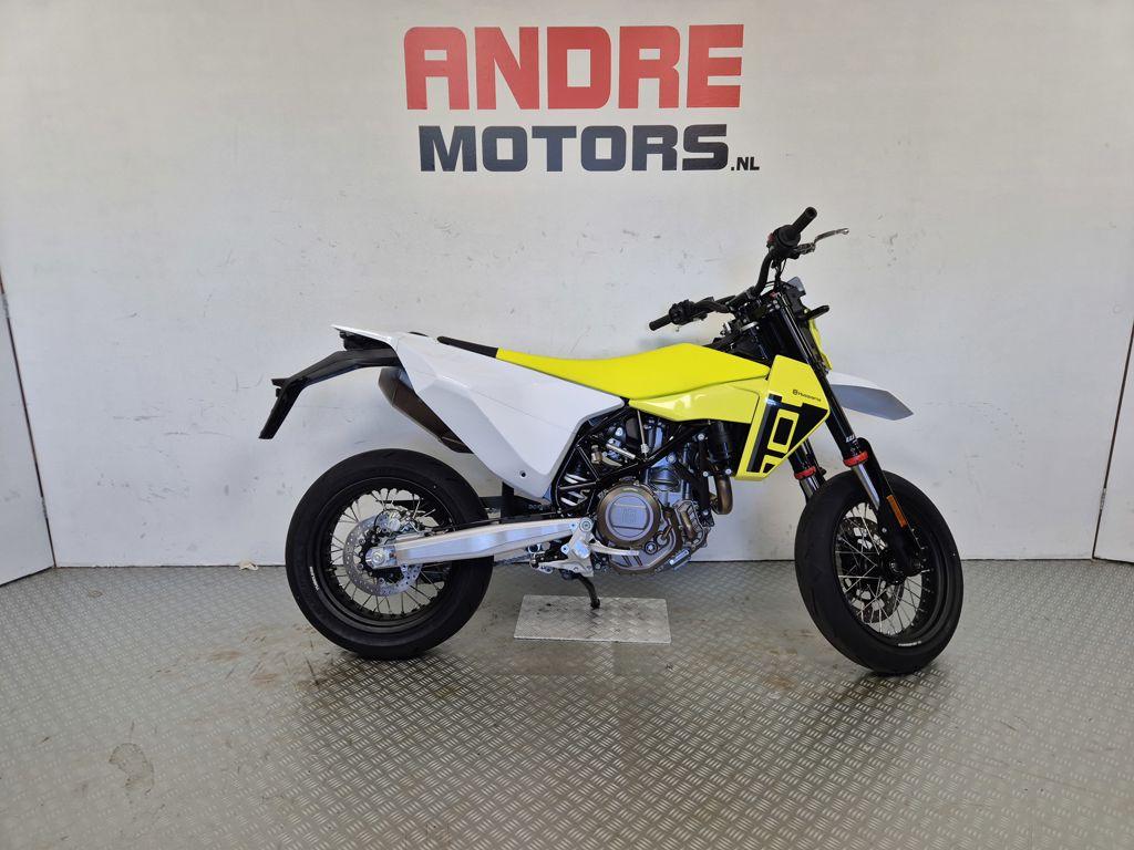 HUSQVARNA 701 SUPERMOTO, Bedrijf, SuperMoto