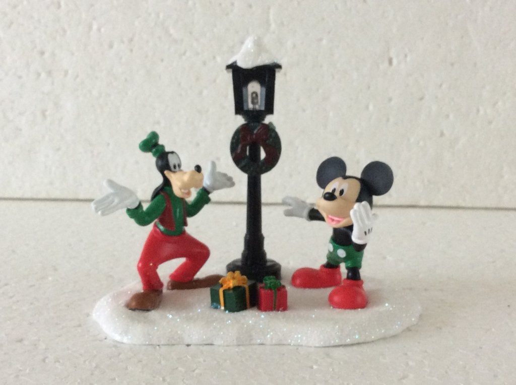 Disney goofy en mickey - beeldje - kerstdorp, Verzamelen, Disney, Zo goed als nieuw, Beeldje of Figuurtje, Goofy of Pluto, Ophalen of Verzenden