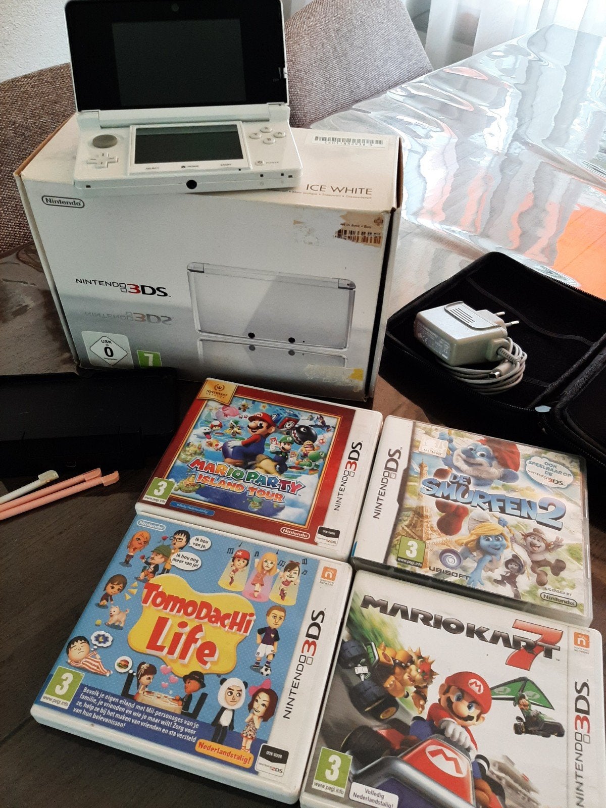 Nintendo 3DS Ice White met 4 games en accessoires, Spelcomputers en Games, Spelcomputers | Nintendo 2DS en 3DS, Gebruikt, 3DS
