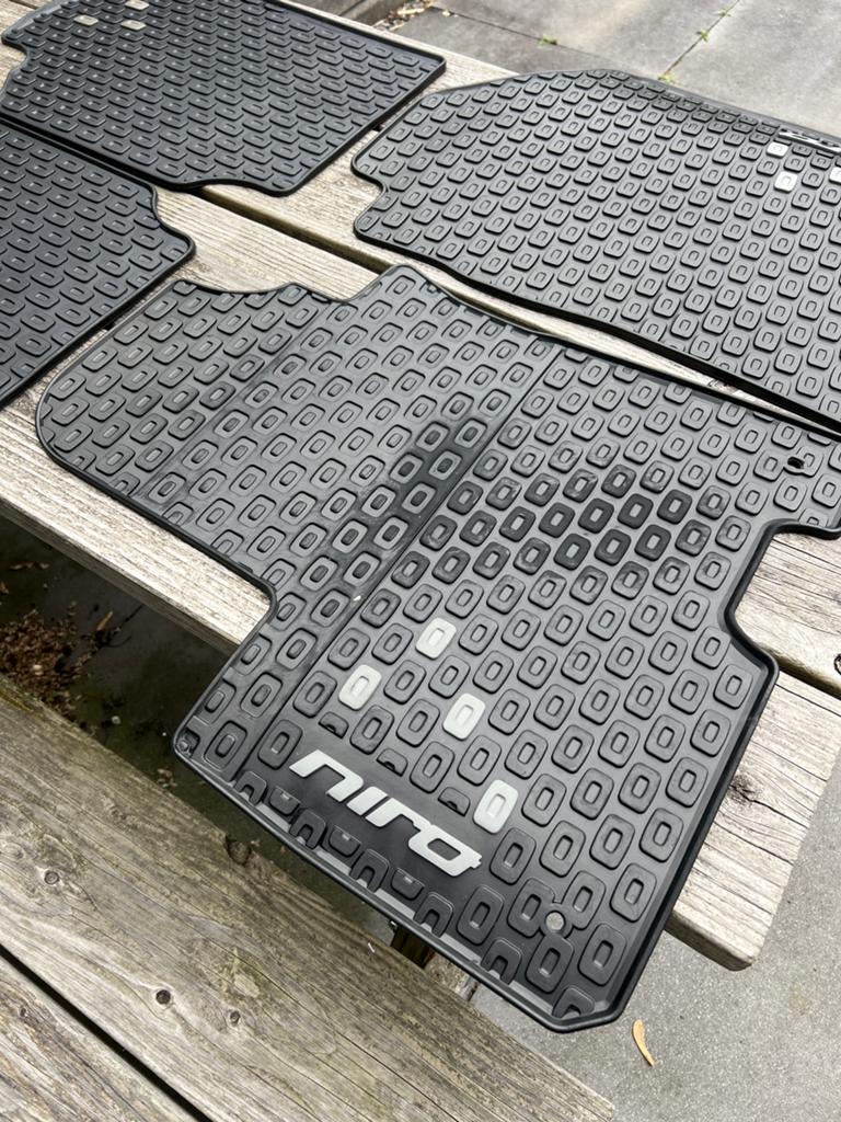 Kia e-Niro rubber mattenset, Ophalen of Verzenden, Gebruikt