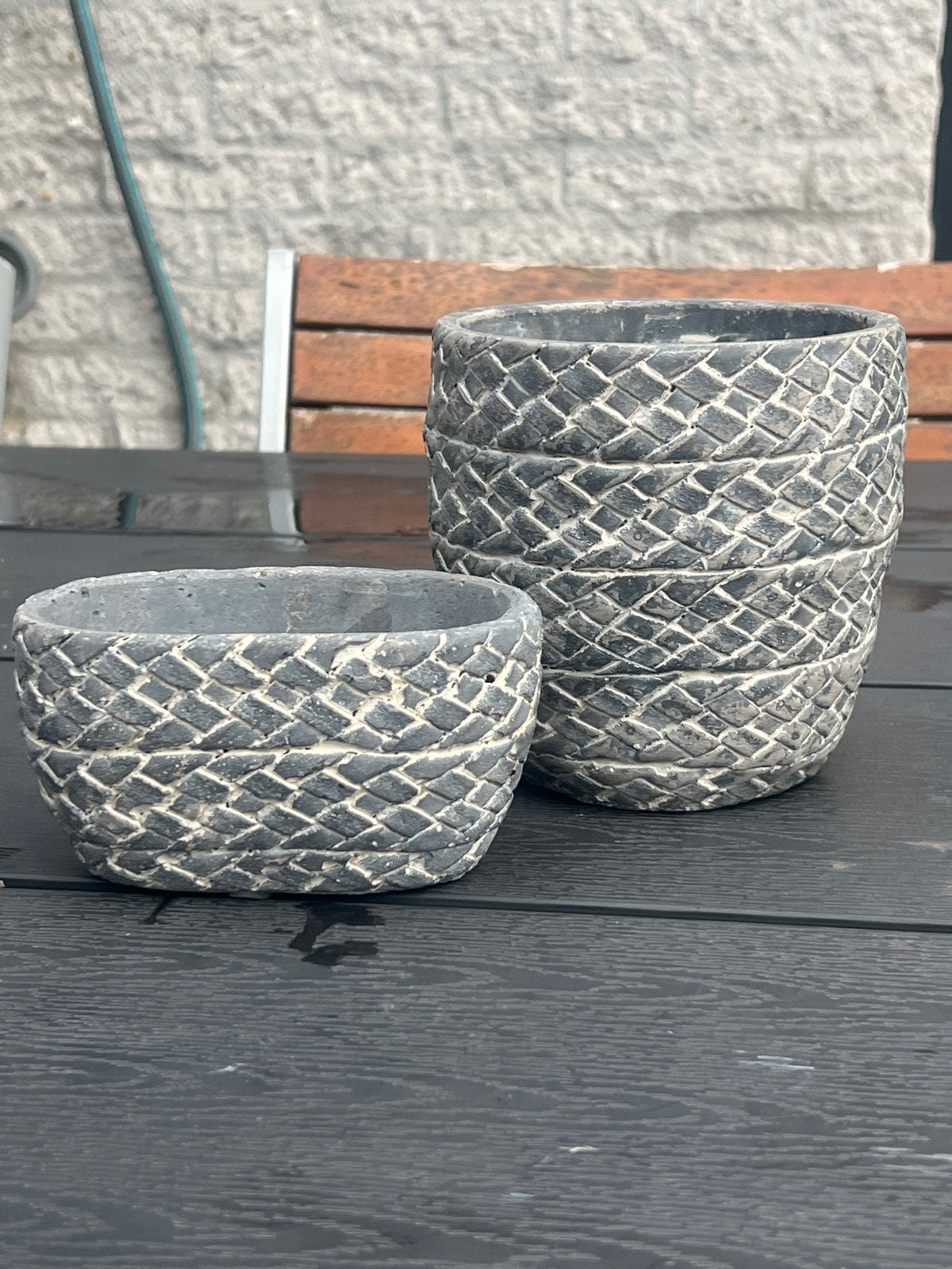 Set van 2 betonnen plantenpotten met vlechtpatroon, Gebruikt, Rond, Binnen, Ophalen of Verzenden