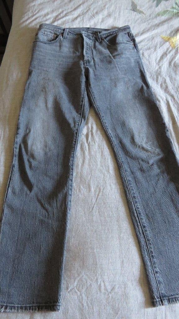 Levi's spijkerbroek maat 31/34, Kleding | Dames, Overige jeansmaten, Ophalen of Verzenden, Zo goed als nieuw, Grijs