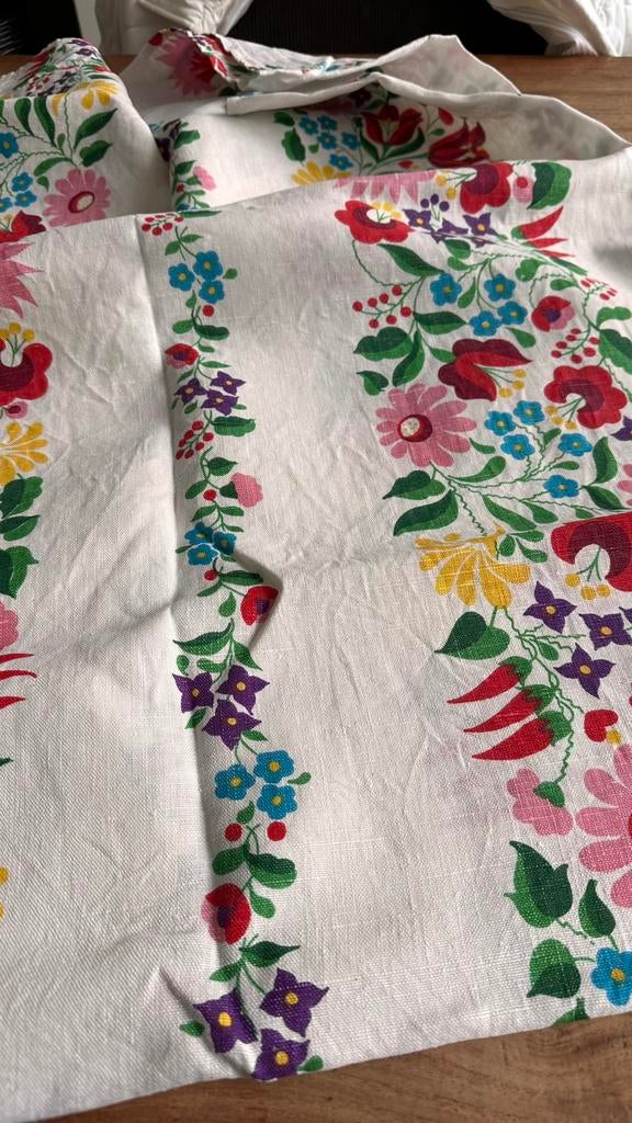 Katoenen vintage tafelkleed bloemen, Ophalen of Verzenden, Zo goed als nieuw, Rechthoek