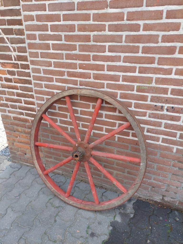Oud houten wiel 102 cm met stalen band - zaaimachine, Ophalen