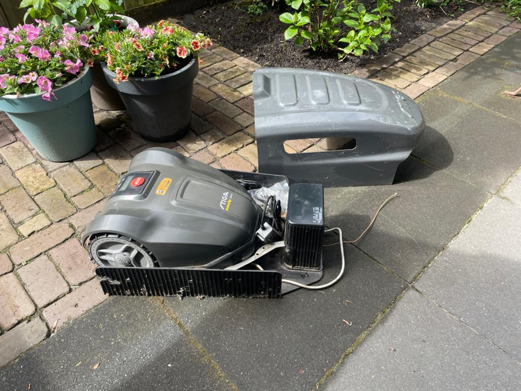 Stiga robotmaaier, Tuin en Terras, Grasmaaiers, Gebruikt, Accu-grasmaaier, Mulchfunctie, Ophalen of Verzenden