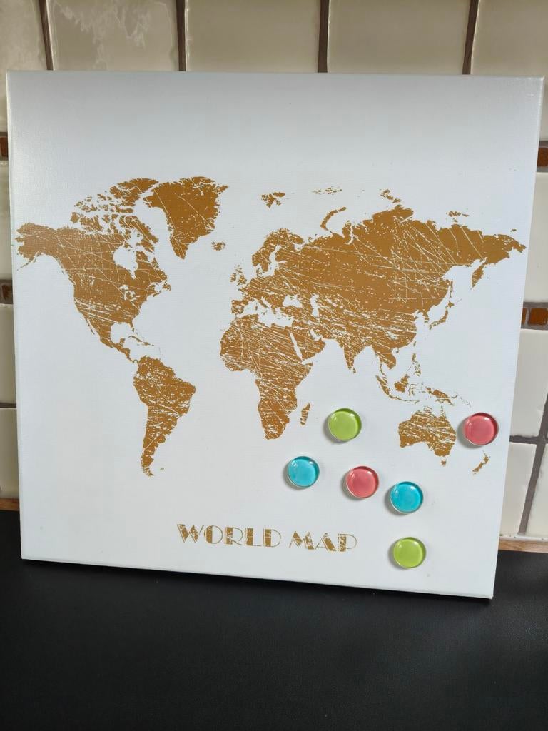 World Map Canvas met Magneten, Huis en Inrichting, Ophalen, Gebruikt, Modern, Wit