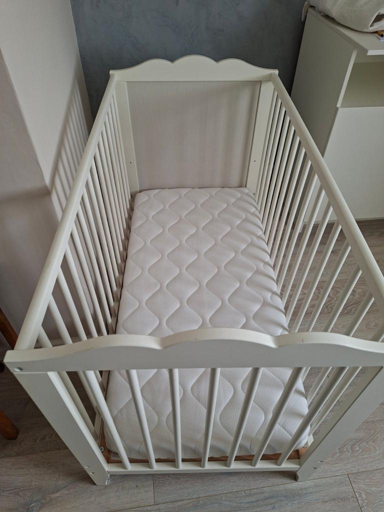 Baby ledikant met commode, Kinderen en Baby's, Ophalen, Zo goed als nieuw, Ledikant