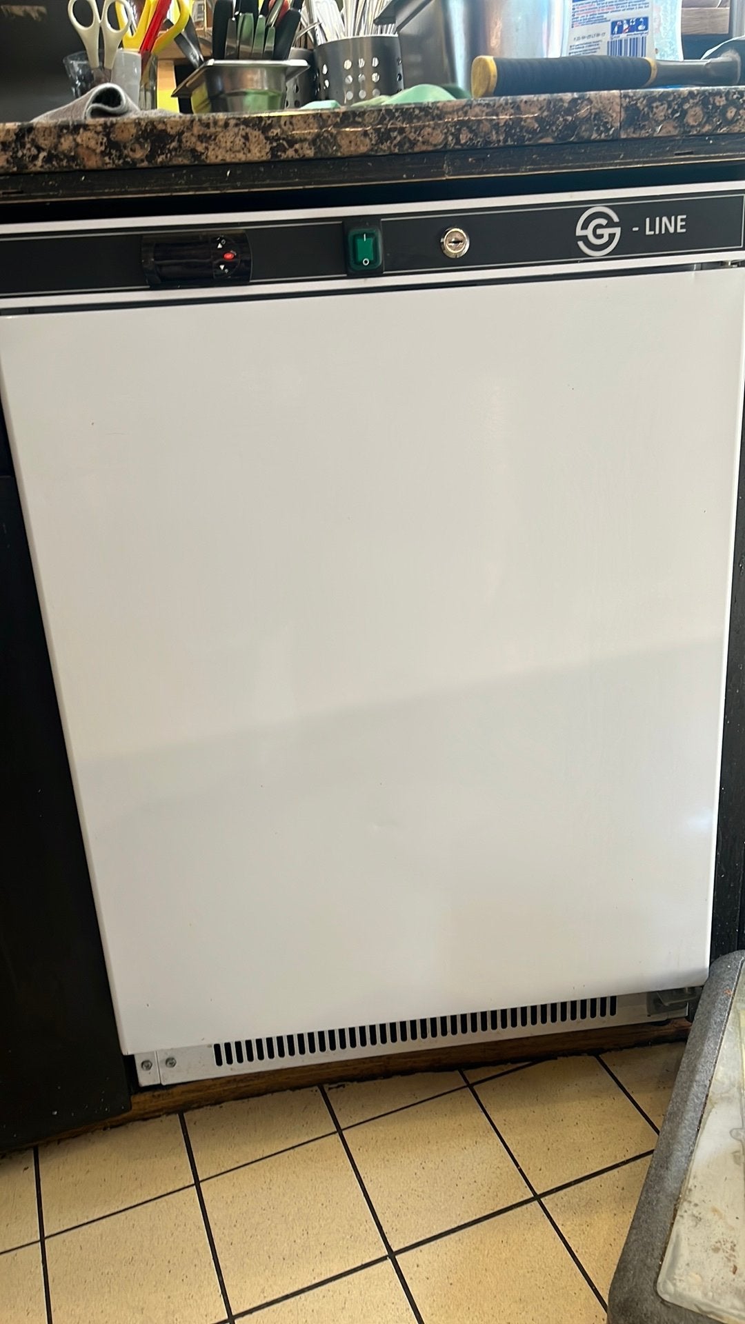 Vriezer 200 liter - Zo goed als nieuw, Ophalen, Zo goed als nieuw, Minder dan 60 cm, 160 cm of meer