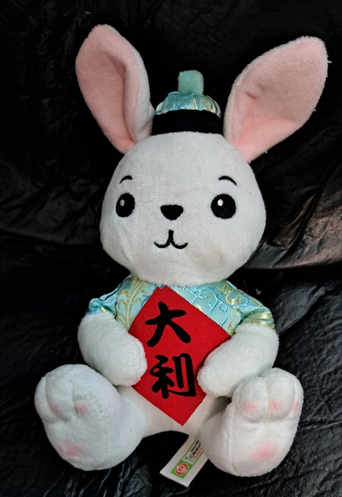 Pluche Chinees Nieuwjaar konijntje - Amazing Oriental, Ophalen, Overige merken, Middelgroot (20 tot 80 cm), Met kleding of accessoire