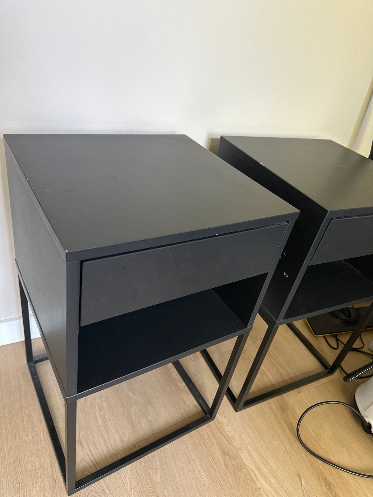Set van 2 IKEA nachtkastjes met lade - Zwart, Ophalen, Gebruikt, Minder dan 45 cm, 55 tot 70 cm