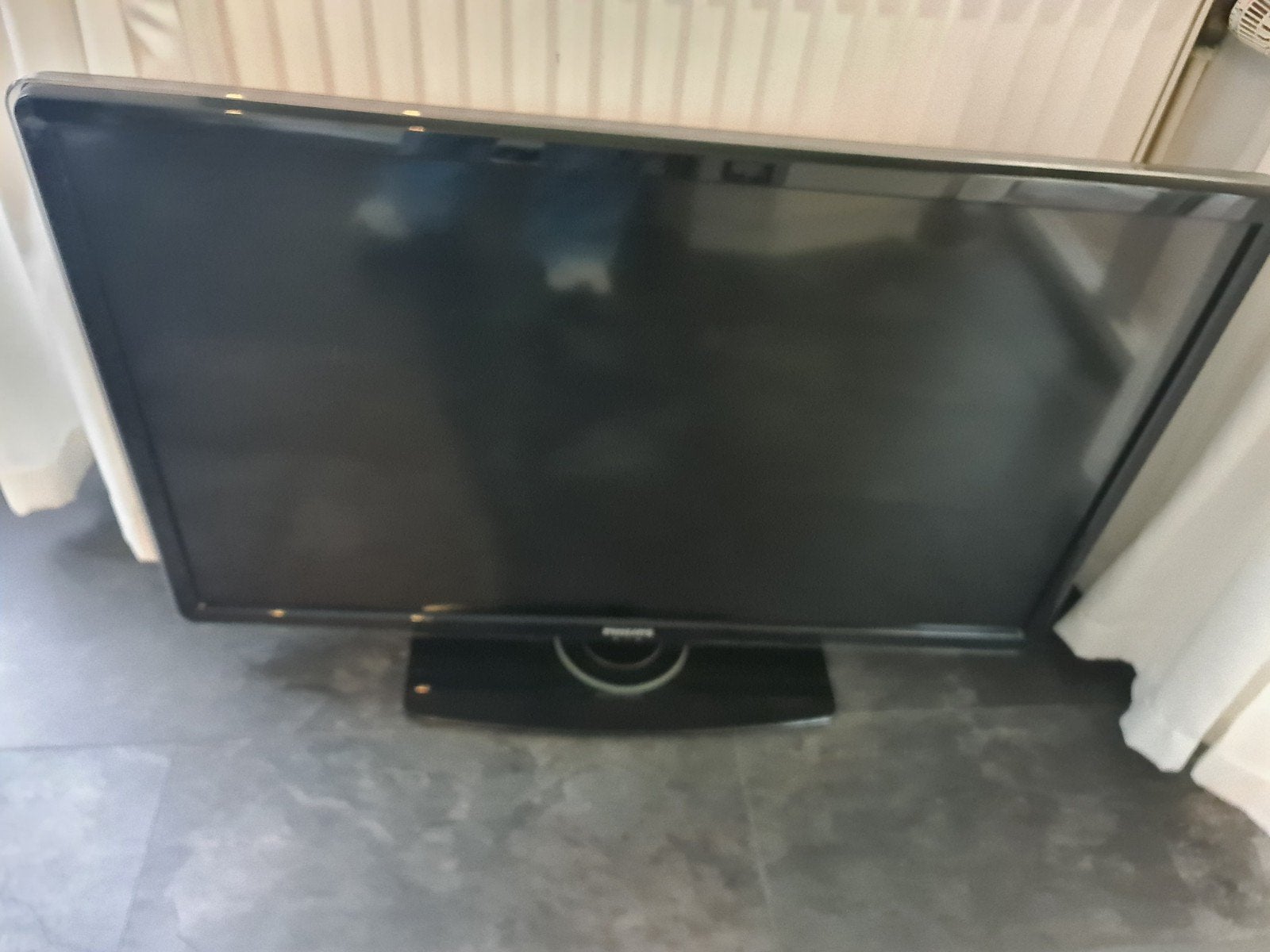 Philips 42 inch Ambilight TV - valt zomaar uit (gratis), Ophalen, Niet werkend