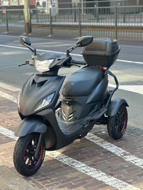 IVA T3 SCOOTMOBIEL Met uitneembare accu Geen Helmplicht, Fietsen en Brommers, Nieuw, IVA
