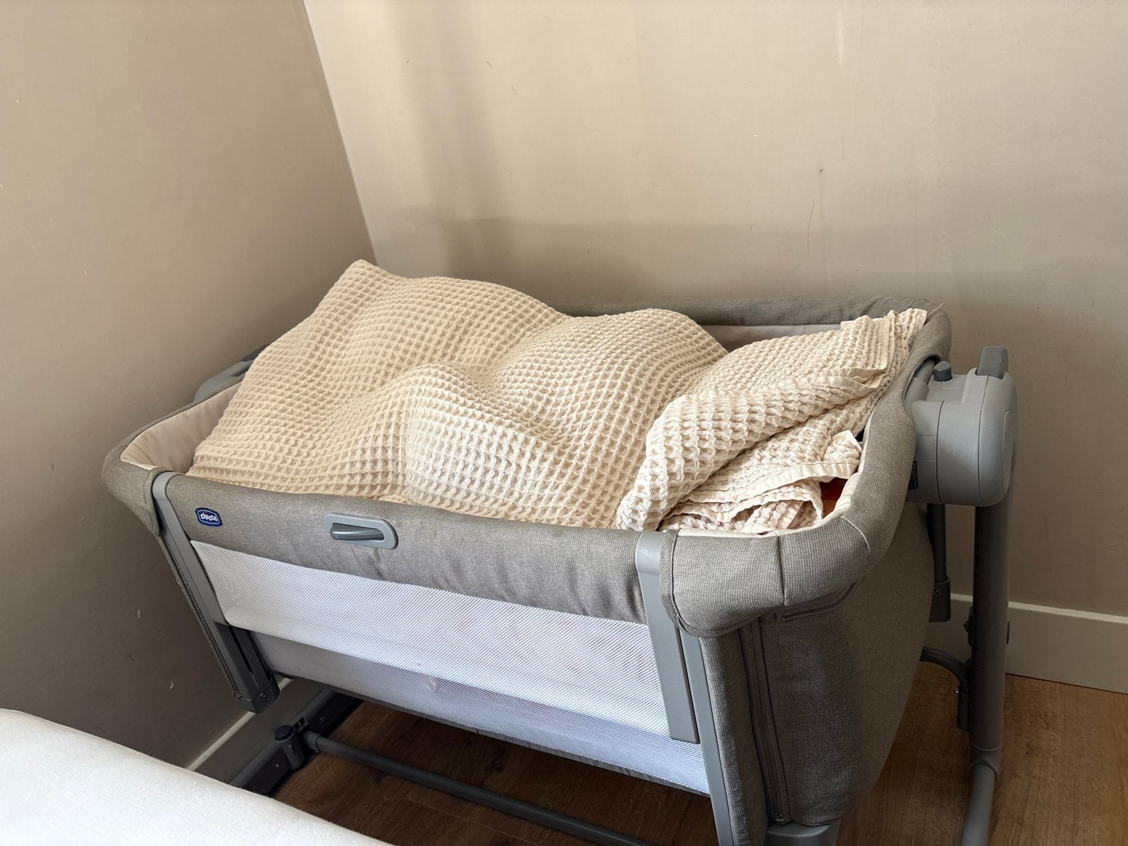 Chicco Co-sleeper - Comfortabel en veilig voor je baby, Kinderen en Baby's, Ophalen, Zo goed als nieuw, Wieg