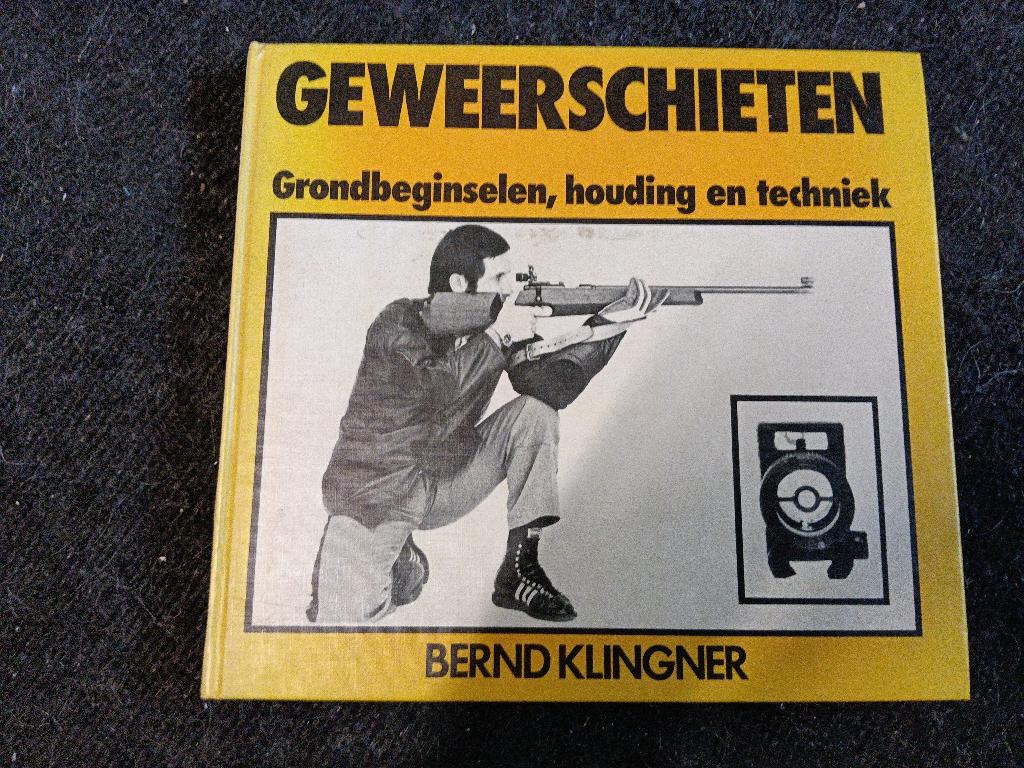Geweerschieten Deel 1 Grondbeginselen, houding en techniek., Ophalen of Verzenden, Niet van toepassing, Gelezen, Overige onderwerpen