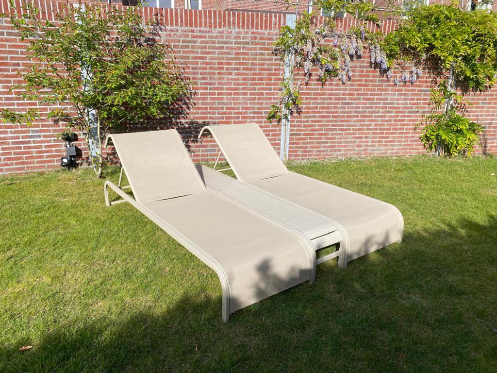 Ligbedden merk sklum, Tuin en Terras, Ligbedden, Ophalen, Zo goed als nieuw, Metaal